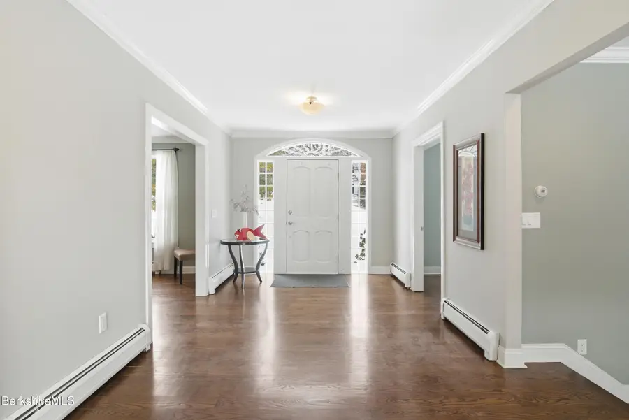 93 Gravesleigh Ter, Pittsfield, MA 01201 - #2