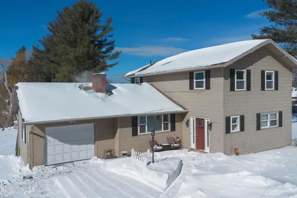 582 East New Lenox Rd, Pittsfield, MA 01201