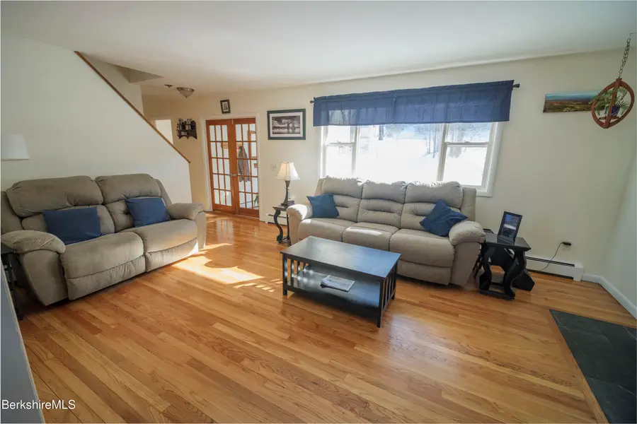 582 East New Lenox Rd, Pittsfield, MA 01201 - #3