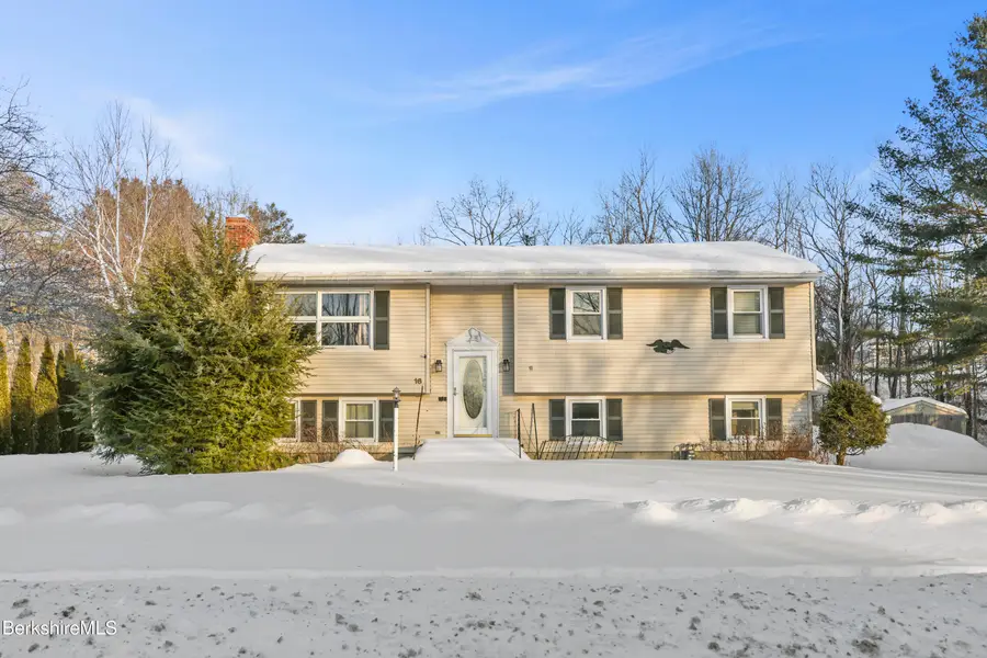 16 Leona Dr, Pittsfield, MA 01201 - #2