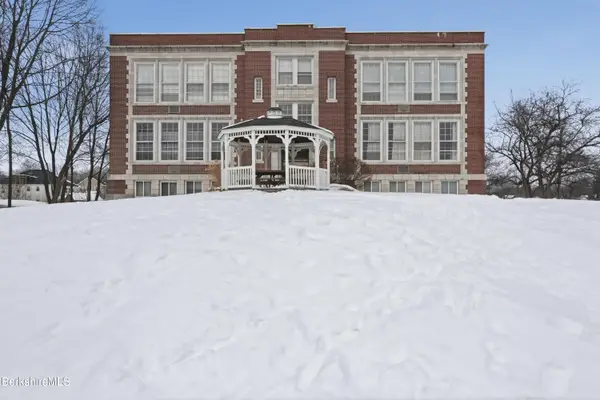 81 Dartmouth St #108, Pittsfield, MA 01201