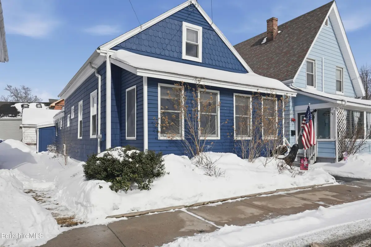 8 School St, Adams, MA 01220 - #1