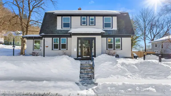 6 Overlook Ter, North Adams, MA 01247