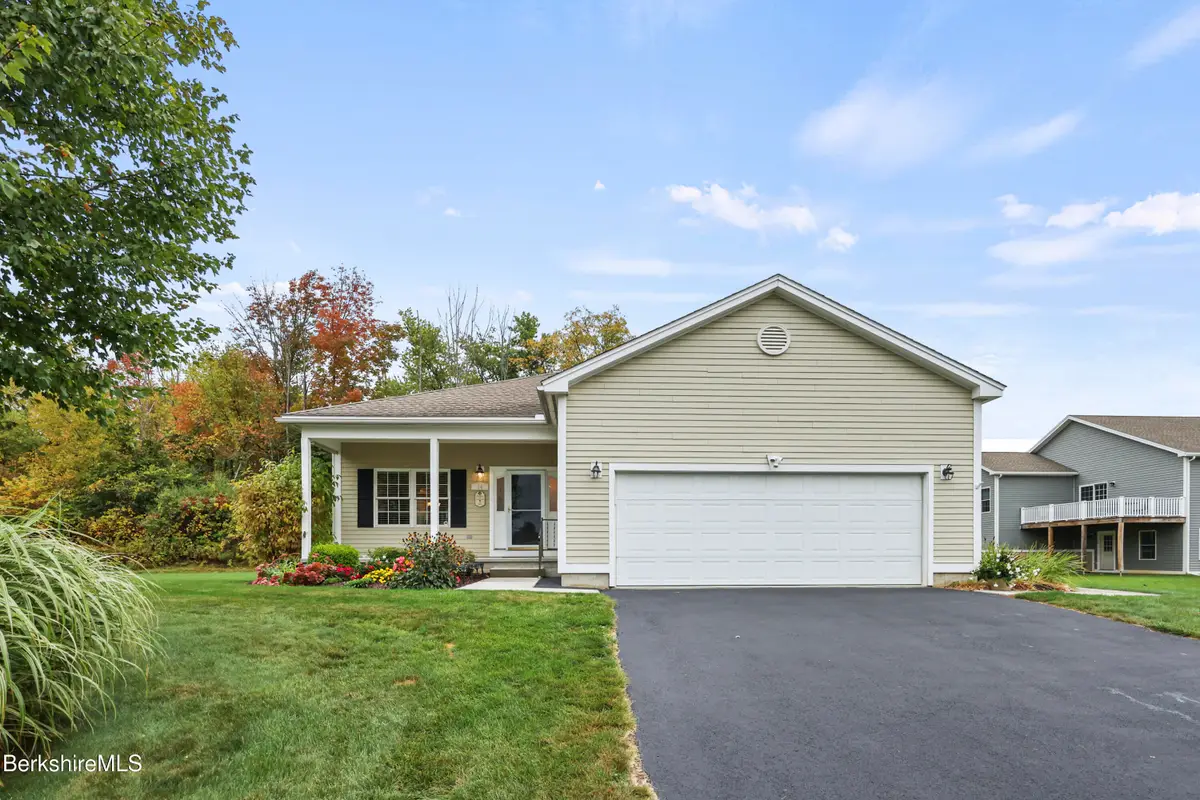 14 Sunrise Cir, Pittsfield, MA 01201 - #1