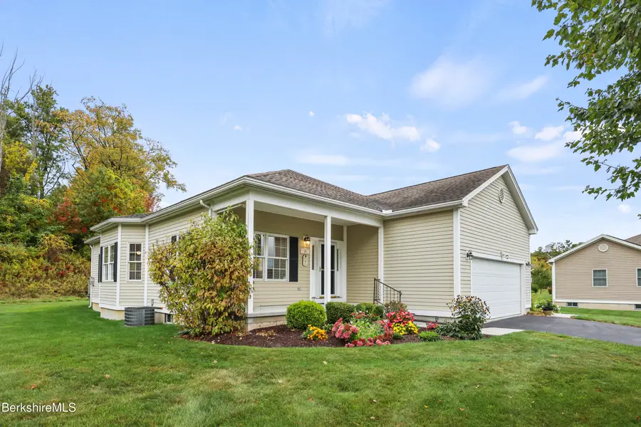 14 Sunrise Cir, Pittsfield, MA 01201 - #2