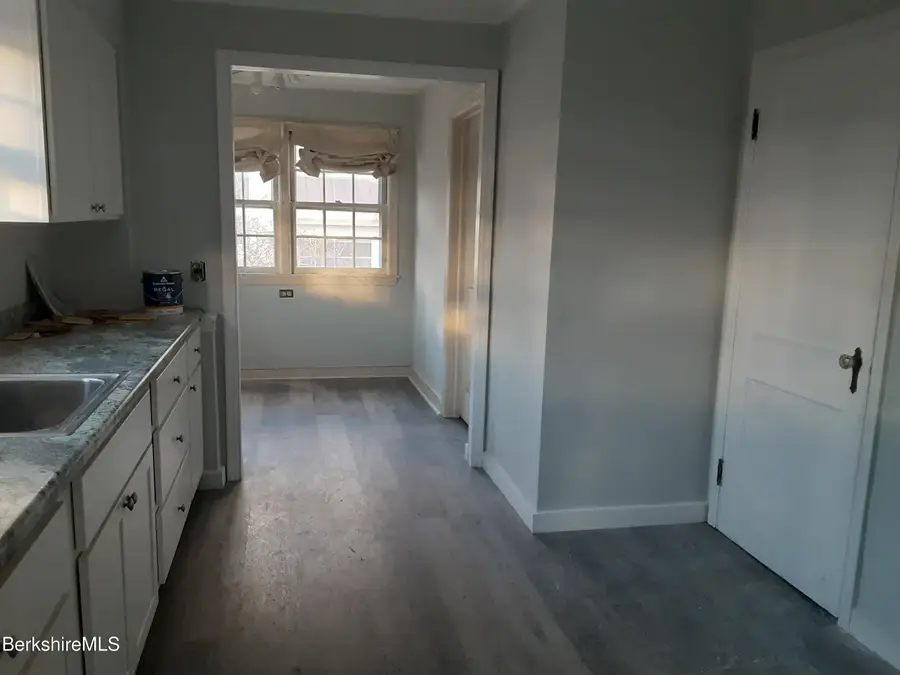 32 Jason St, Pittsfield, MA 01201 - #2