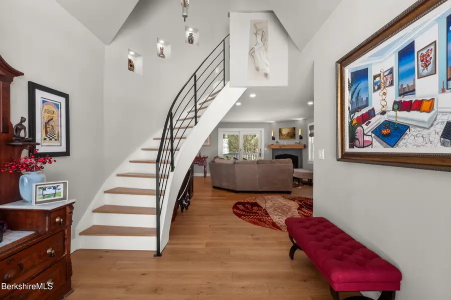 594 Shunpike Rd, Sheffield, MA 01257 - #2