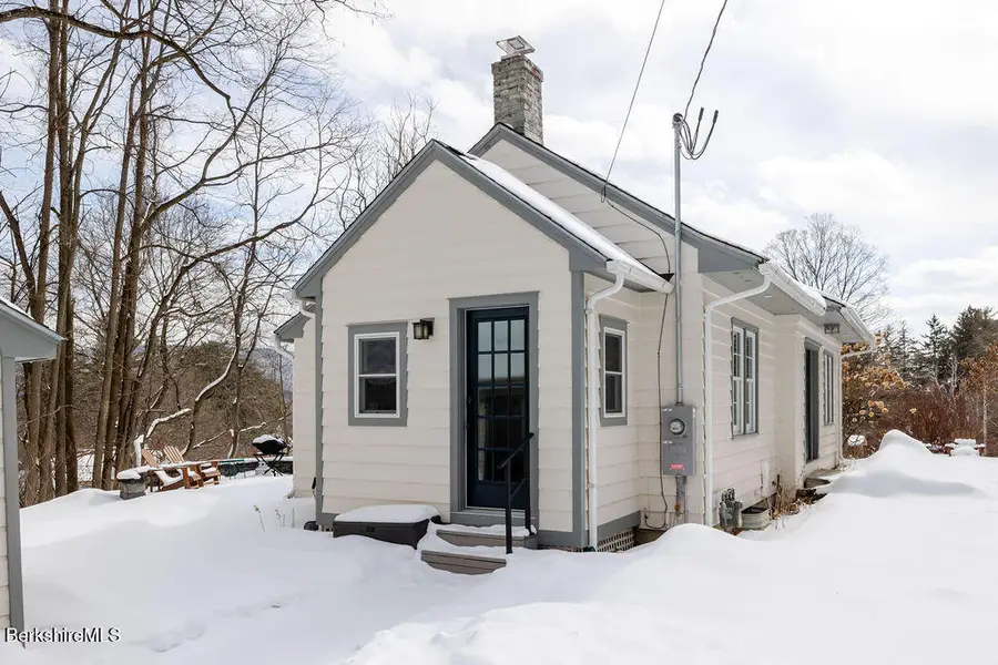 6 Lake Ave, Great Barrington, MA 01230 - #3