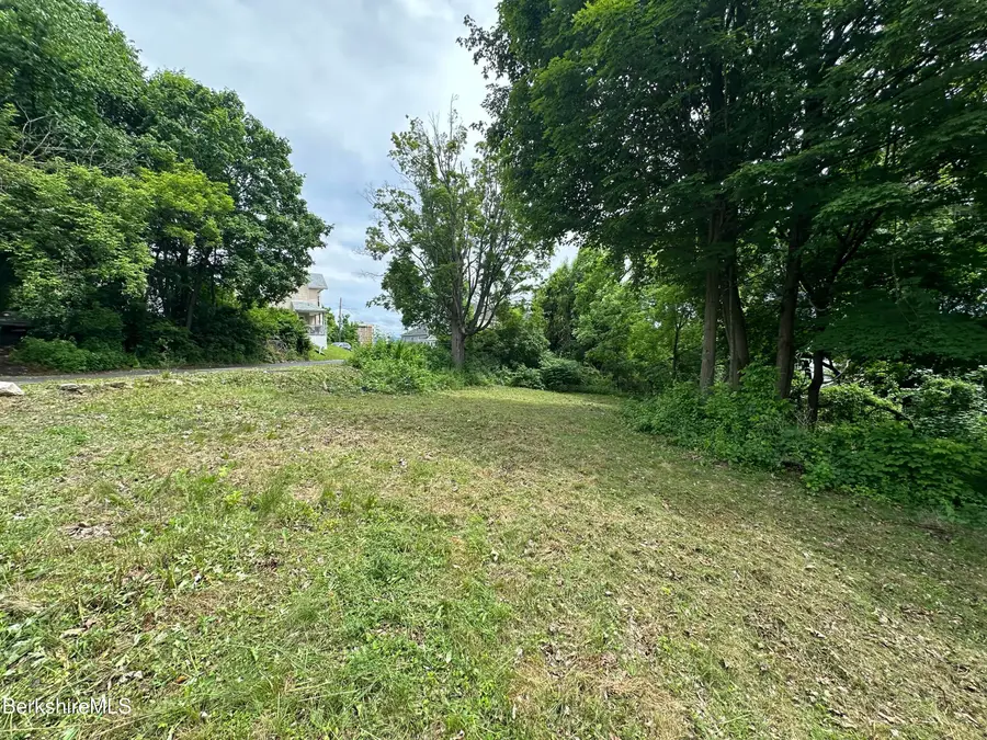 33 Circular Ave, Pittsfield, MA 01201 - #3