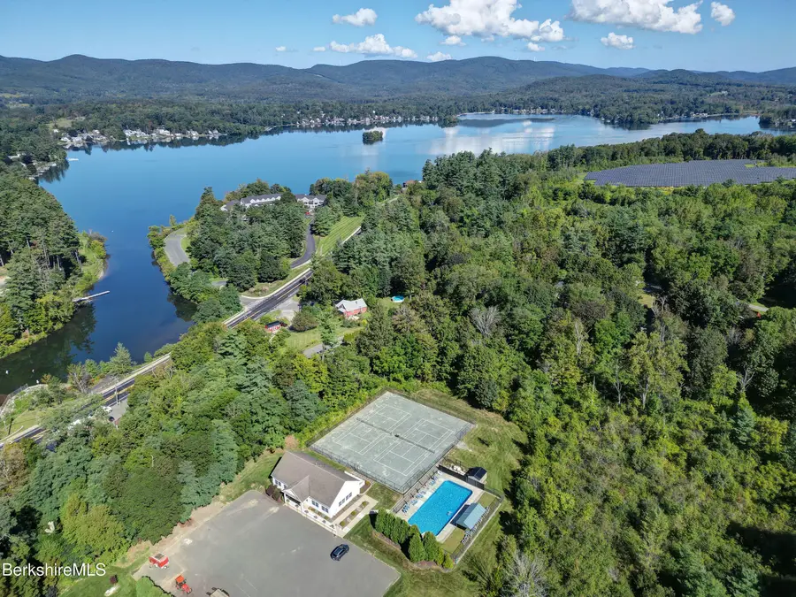 15 Cherry Hill Dr, Pittsfield, MA 01201 - #3