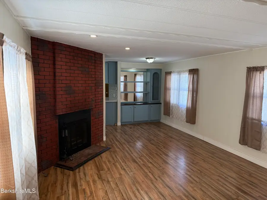 30 Lakewood Dr, Pittsfield, MA 01201 - #2