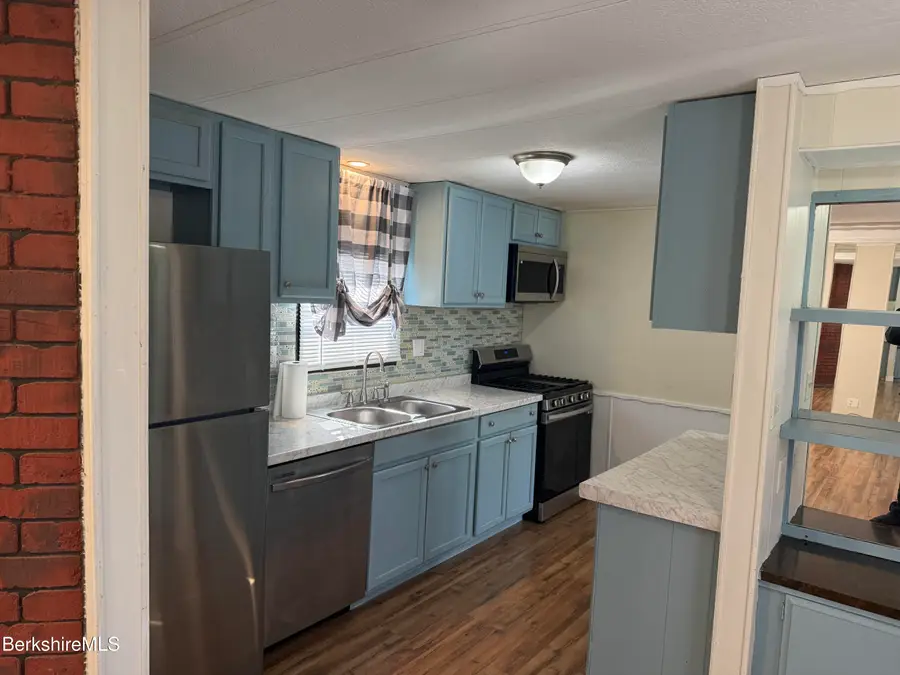 30 Lakewood Dr, Pittsfield, MA 01201 - #3