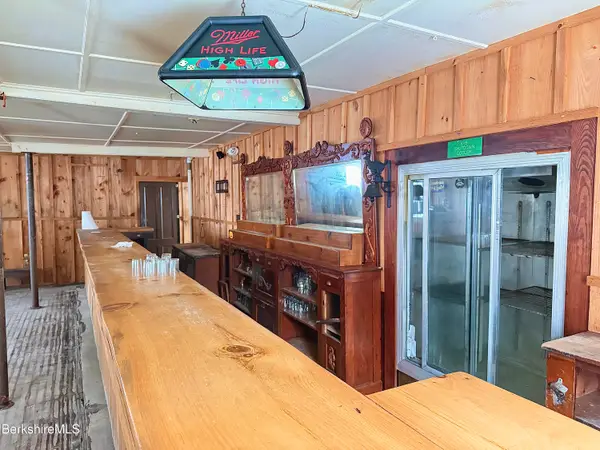 9 Depot St, Monroe, MA 01350