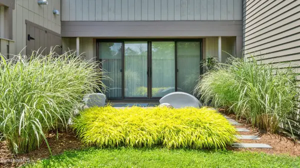 424 North Hemlock Ln, Williamstown, MA 01267