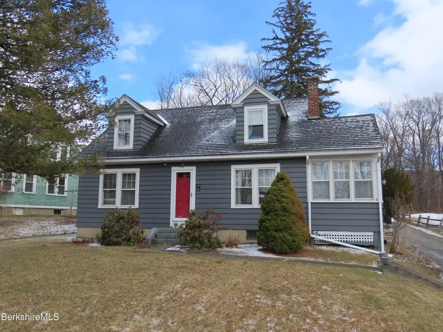 284 Franklin St, North Adams, MA 01247 - #2