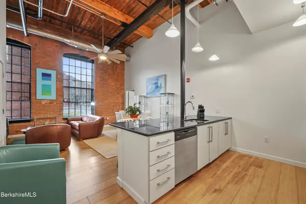 160 Water St #112, Williamstown, MA 01267