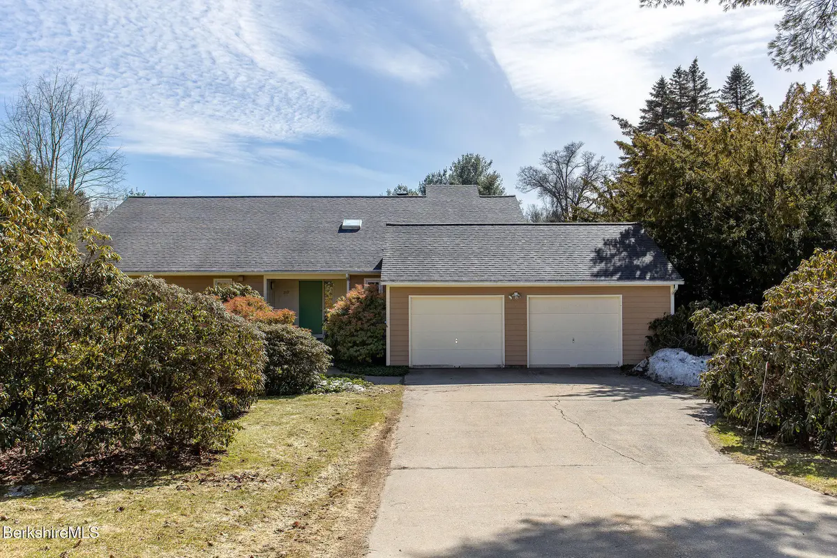 103 Gravesleigh Ter, Pittsfield, MA 01201 - #1