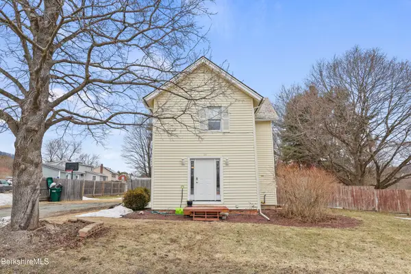 19 Fisk St, Cheshire, MA 01225