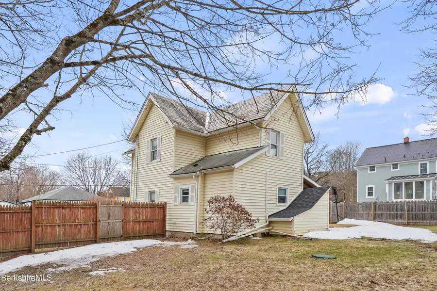 19 Fisk St, Cheshire, MA 01225 - #3