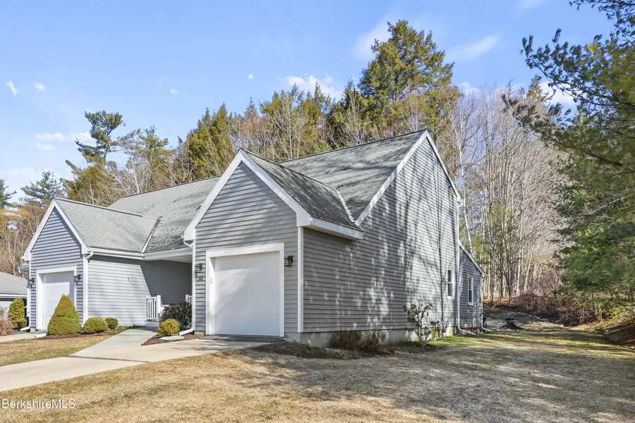 33 Walden Ln, Pittsfield, MA 01201 - #2