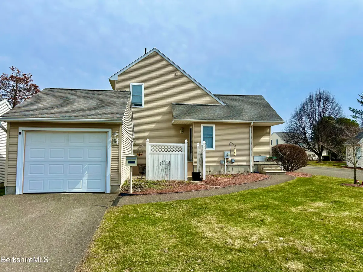 20 Richmond Way, Chicopee, MA 01022 - #1