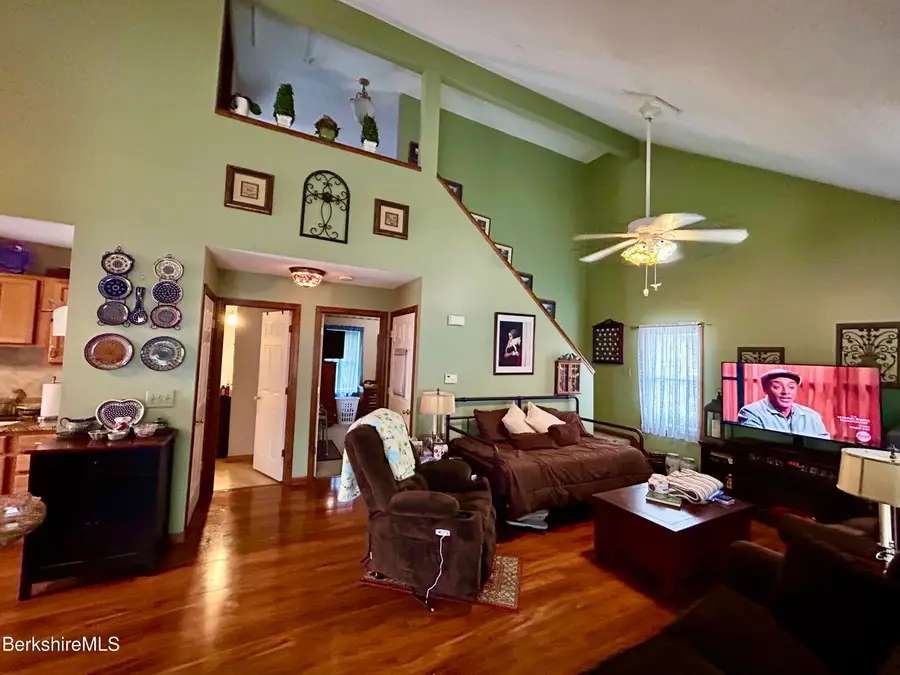 20 Richmond Way, Chicopee, MA 01022 - #3