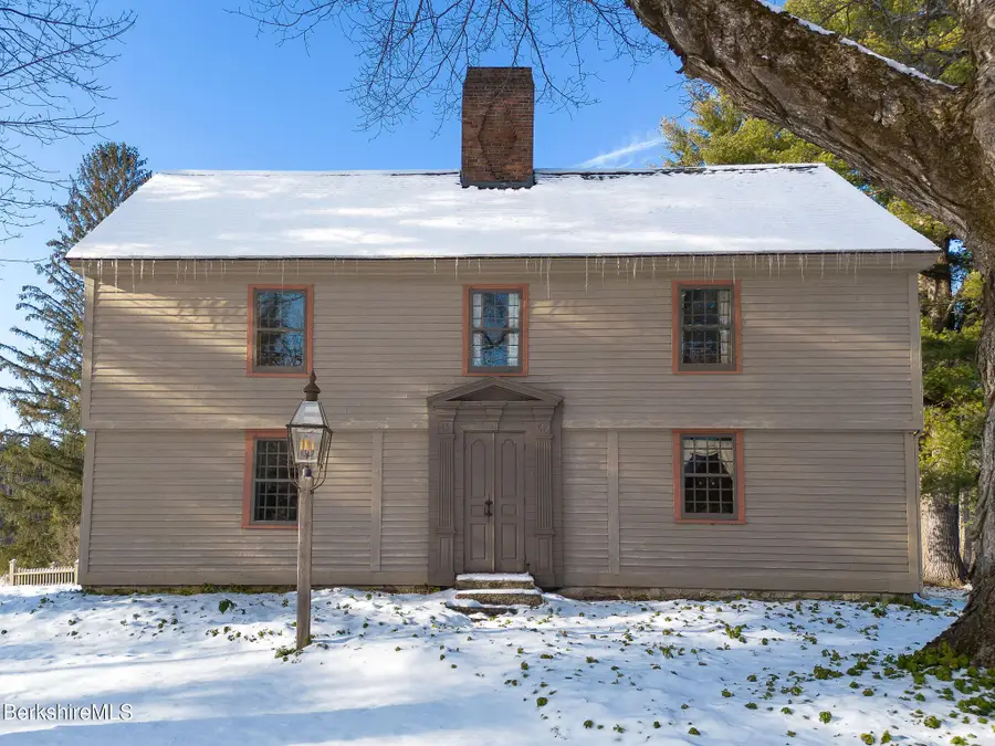 18 Goodrich St, Stockbridge, MA 01262 - #2