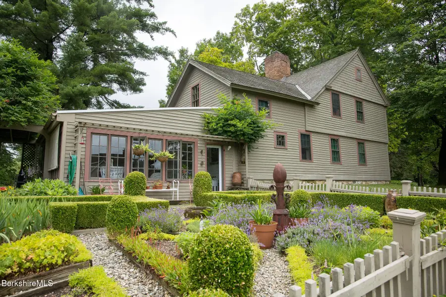 18 Goodrich St, Stockbridge, MA 01262 - #3