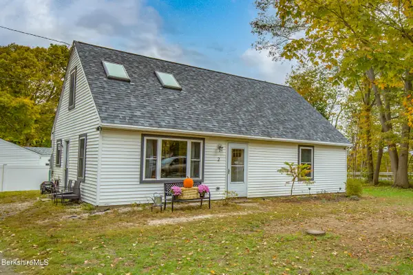 2 Walnut St, Great Barrington, MA 01230