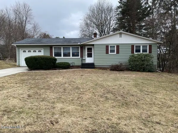 18 Morningview Dr, Pittsfield, MA 01201