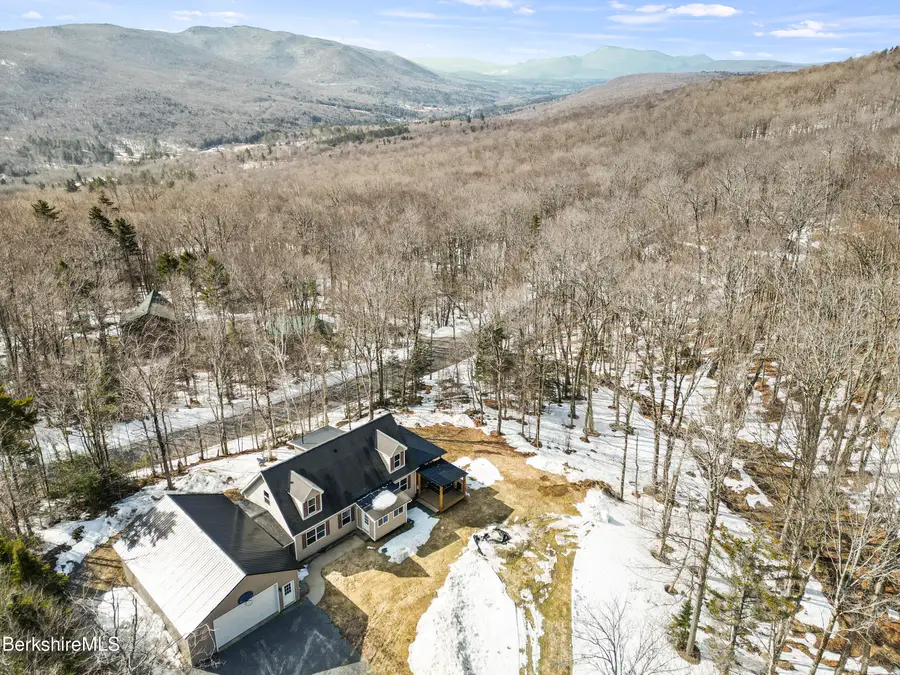 43 Bergblume Cir, Stamford, VT 05352 - #2