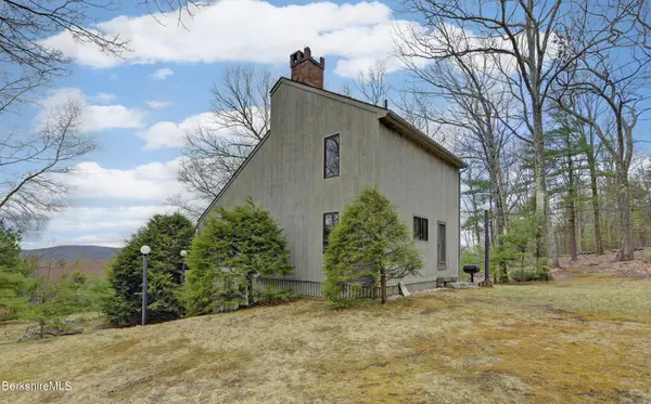 481 Shunpike Rd, Sheffield, MA 01257