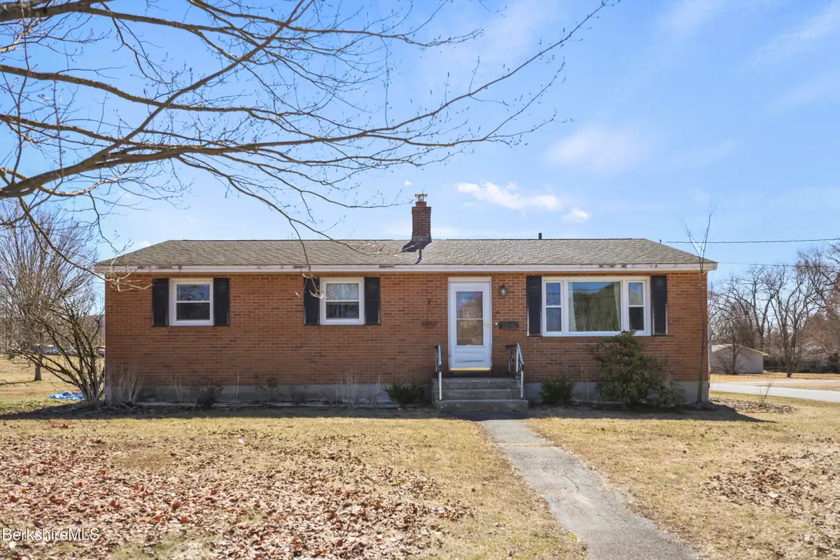 8 Alba Ave, Pittsfield, MA 01201 - #1
