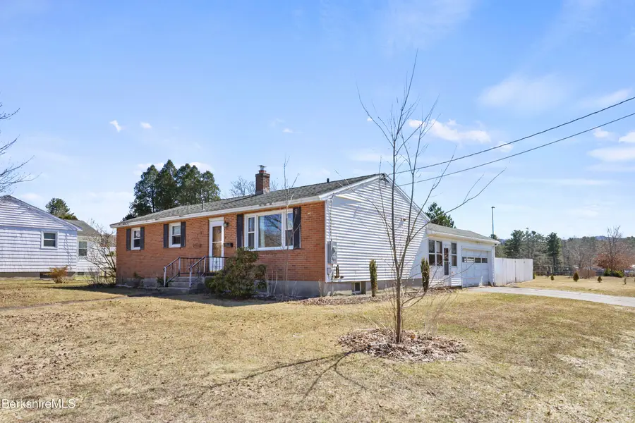 8 Alba Ave, Pittsfield, MA 01201 - #2