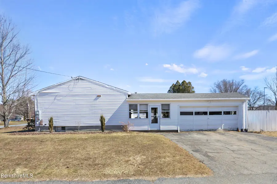 8 Alba Ave, Pittsfield, MA 01201 - #3