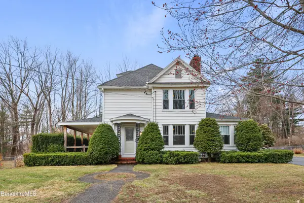 53 Meadowview Dr, Pittsfield, MA 01201