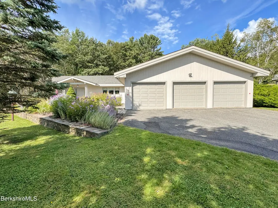 26 Westbrook Ter, Pittsfield, MA 01201 - #2