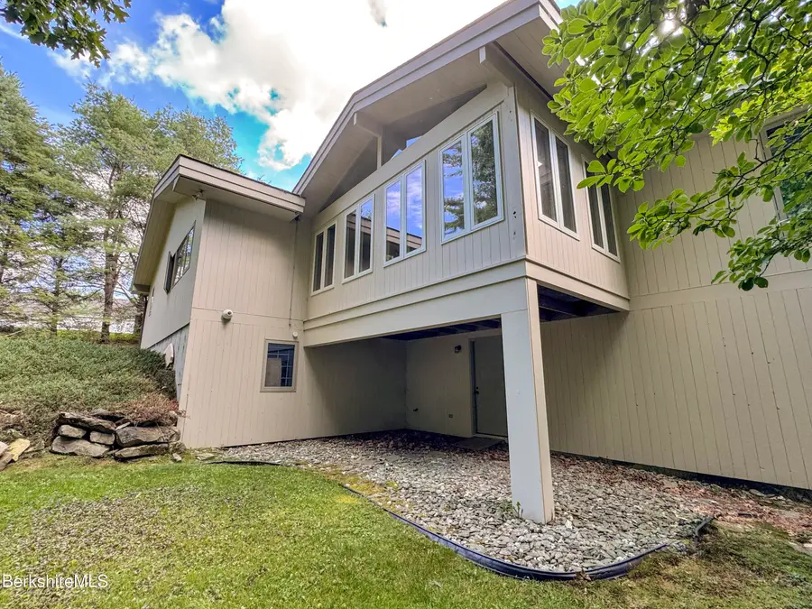 26 Westbrook Ter, Pittsfield, MA 01201 - #3