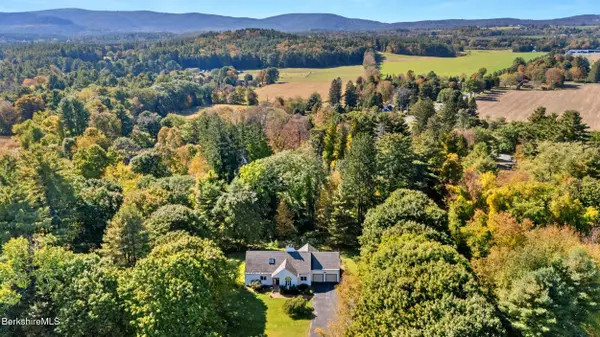 1 Cornwall Dr, Great Barrington, MA 01230