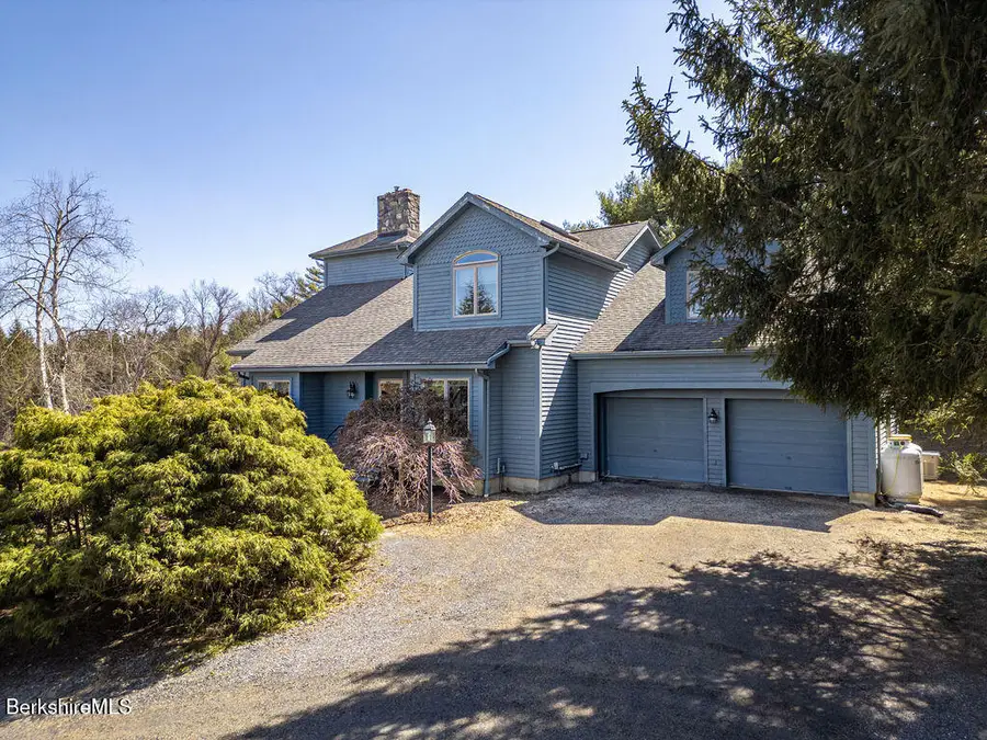 3 Townhouse Hill Rd, Egremont, MA 01252 - #2