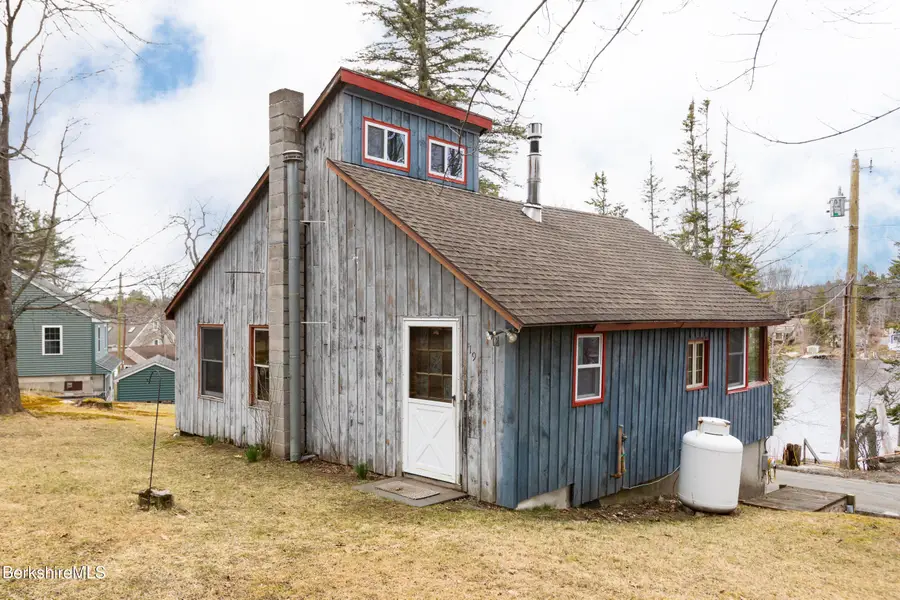 19 Cove Ln, Hinsdale, MA 01235 - #3