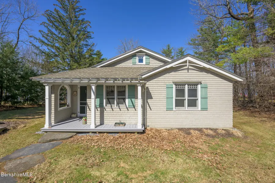 11 Mahkeenac Ter, Stockbridge, MA 01262 - #3