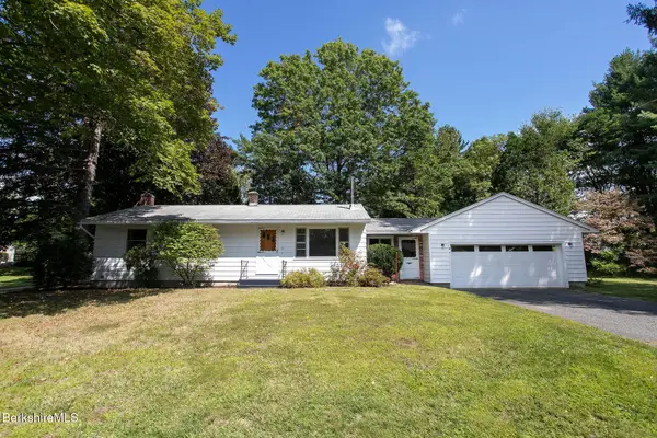 8 Stillwell St, Great Barrington, MA 01230