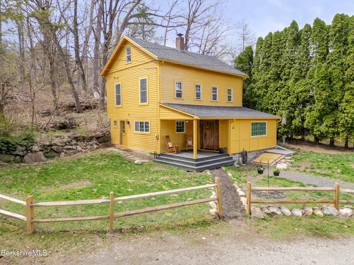 43 Hart St, Housatonic, MA 01236 - #1
