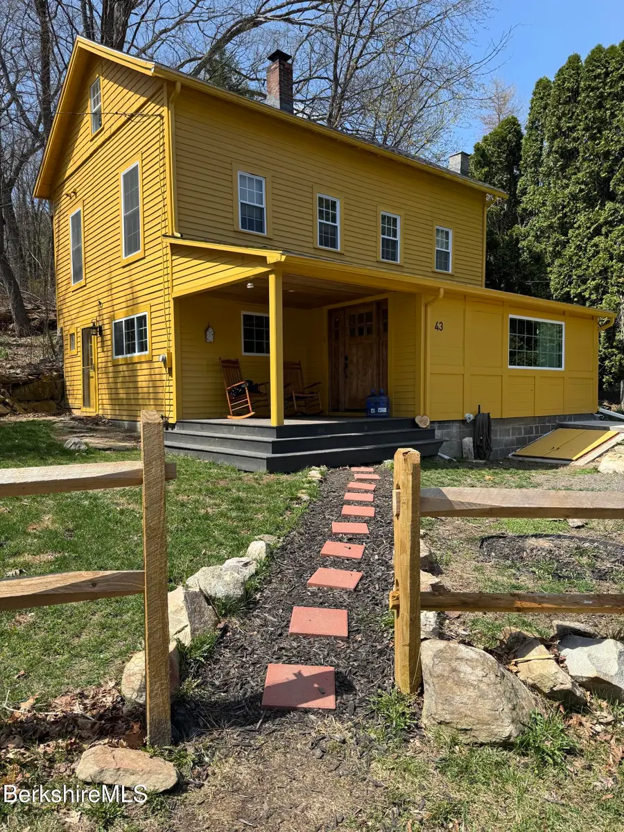 43 Hart St, Housatonic, MA 01236 - #2