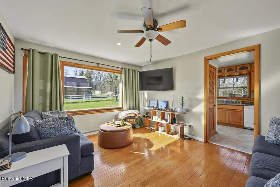 31 New Windsor Rd, Hinsdale, MA 01235 - #3