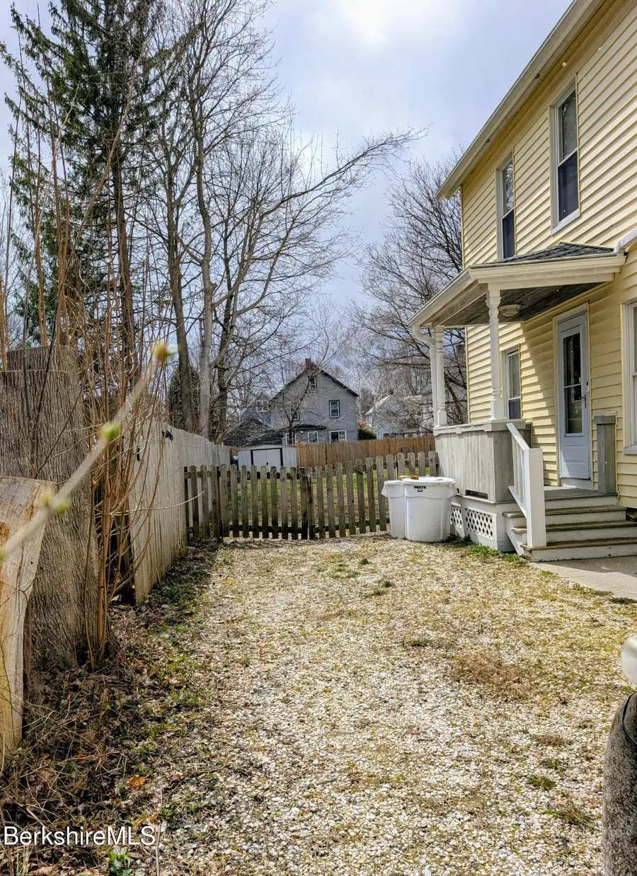 41 Arnold St #1, Williamstown, MA 01267 - #3