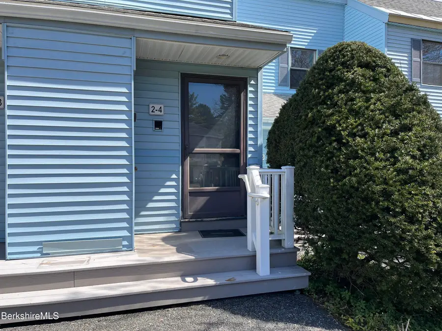 2-4 Rolling Hills #2-4, Lenox, MA 01240 - #2