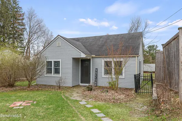 9 Leslie Ave, Lanesborough, MA 01237