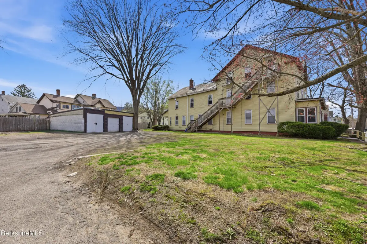 17 Adams St, Easthampton, MA 01027 - #1